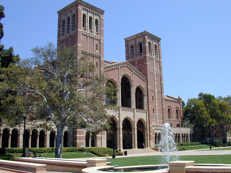 Khuôn viên trường UCLA